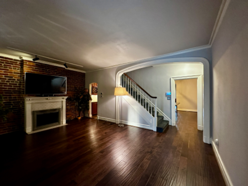 109 N Crenshaw Ave - Photo 3 of 37