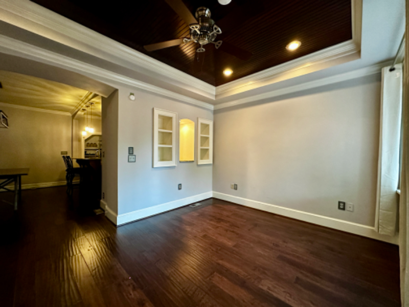 109 N Crenshaw Ave - Photo 7 of 37