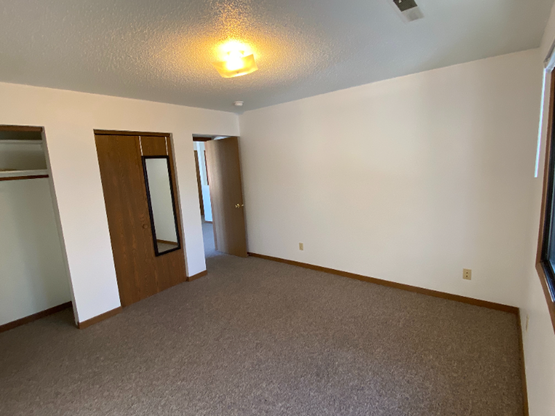 365 Ellis Ave #3 - Photo 5 of 6