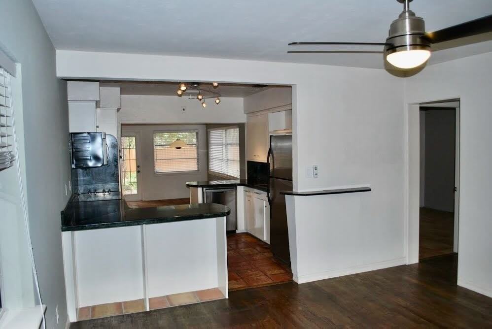111 S Lawsona Blvd - Photo 5 of 10