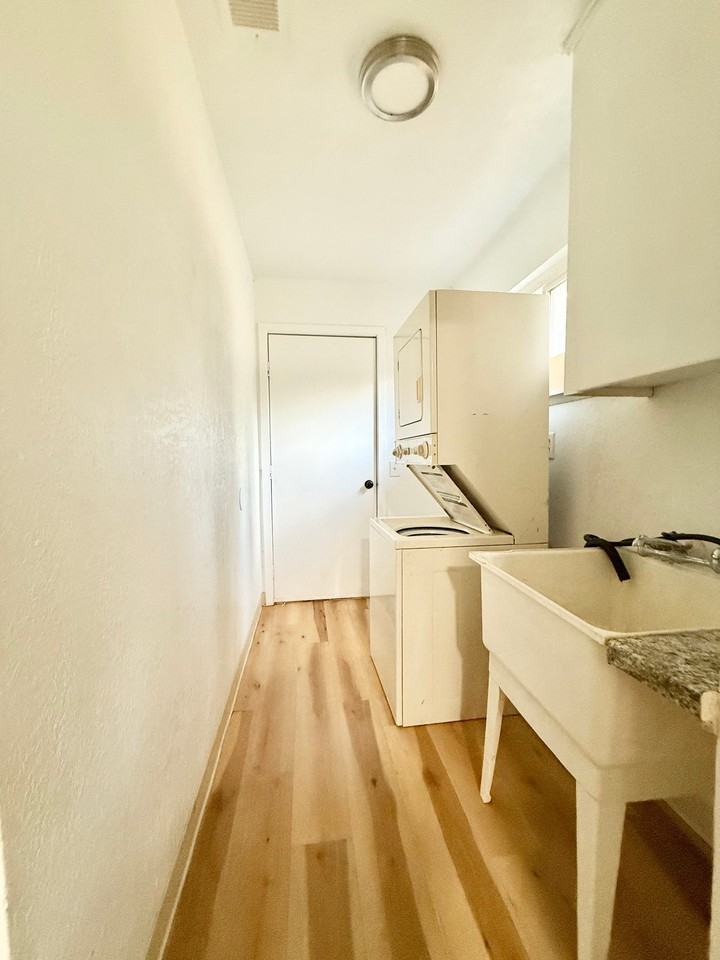 1317 Locust St #B - Photo 4 of 12