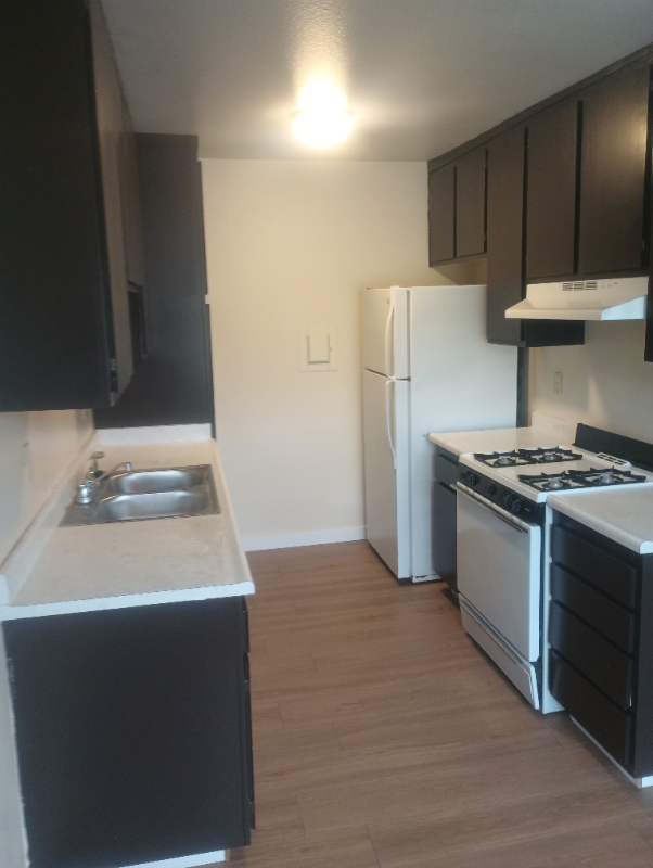 9415 California Ave #10 - Photo 5 of 15