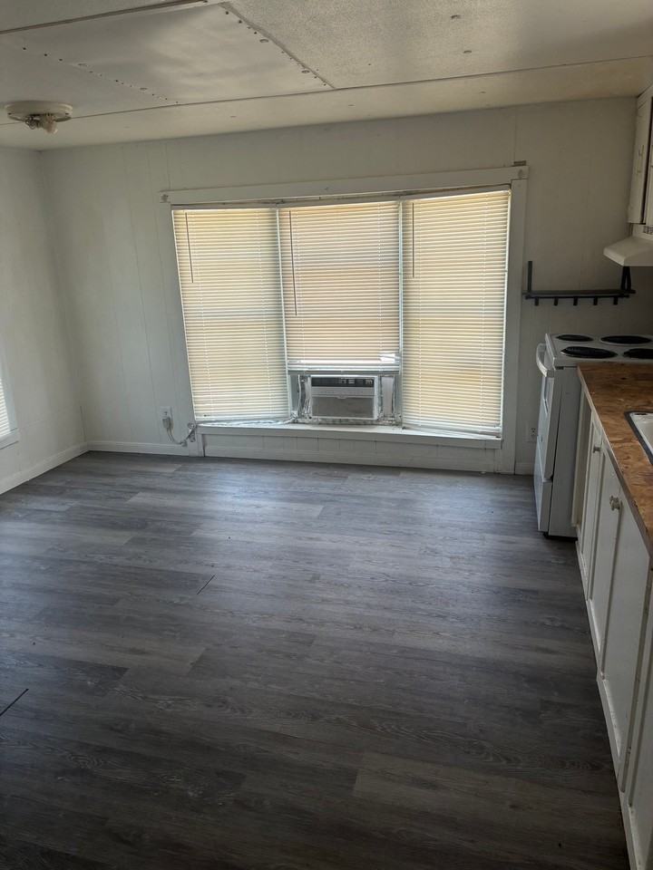 1801 S Businessunit #10 - Photo 2 of 28