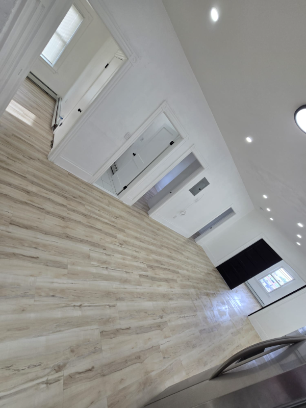 1047 Eddy St #1 - Photo 2 of 9