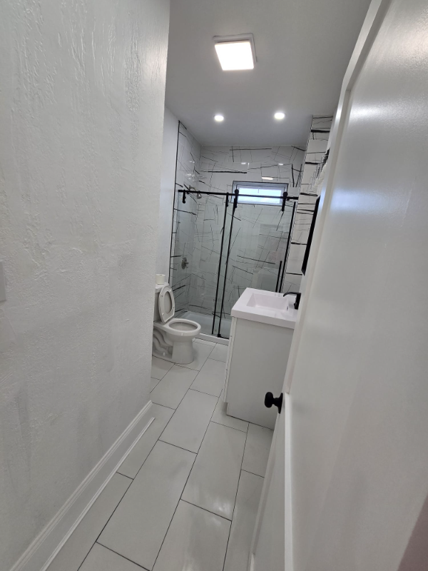 1047 Eddy St #1 - Photo 4 of 9