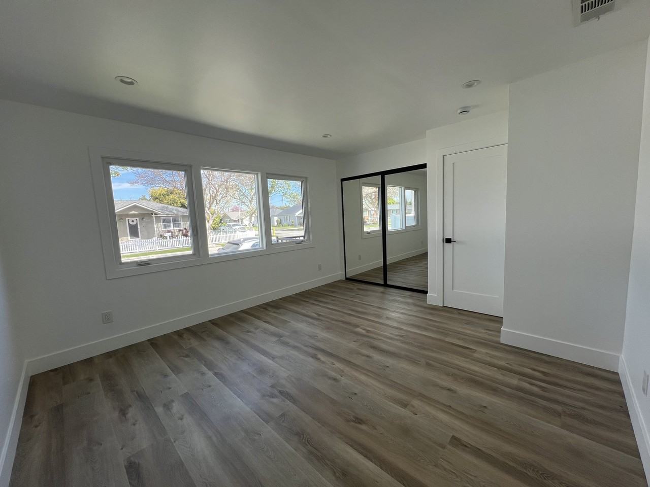 4814 Hedda St - Photo 5 of 9