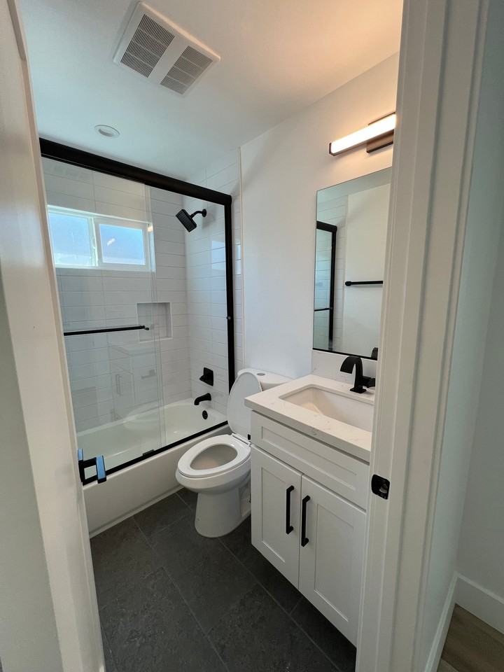 4814 Hedda St - Photo 7 of 9