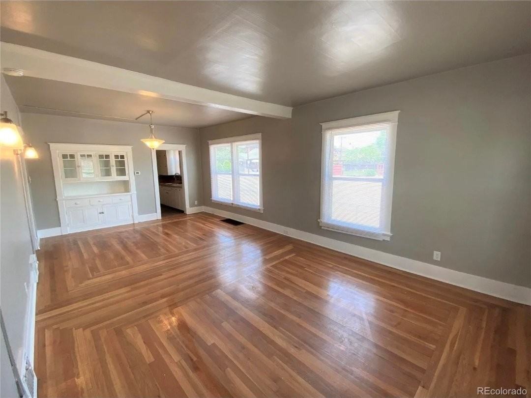 1029 E 5th St - Photo 2 of 16