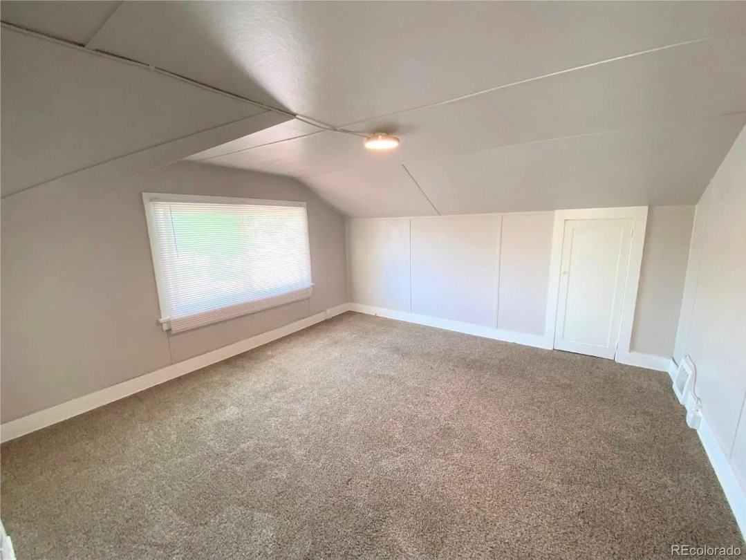1029 E 5th St - Photo 5 of 16