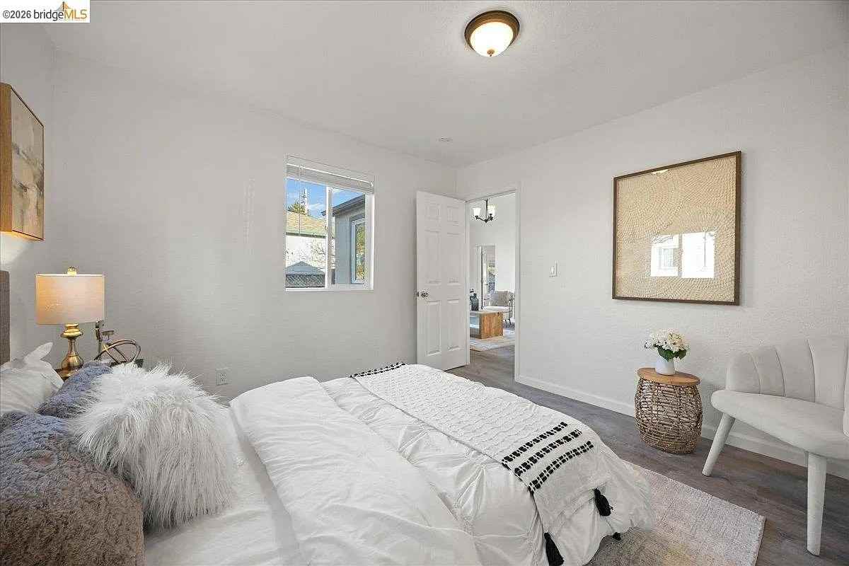 1261 61st St - Photo 3 of 17