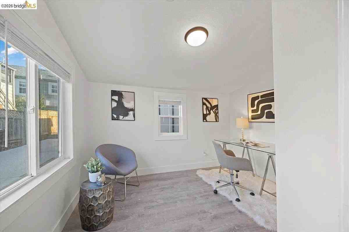 1261 61st St - Photo 5 of 17