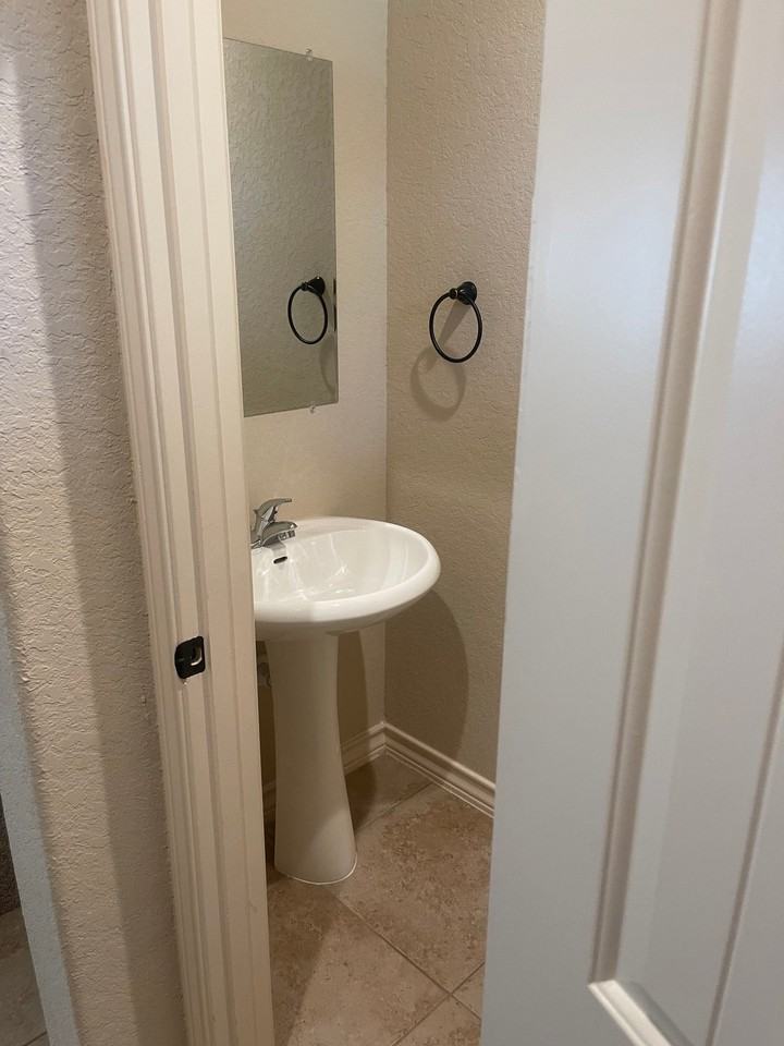 6934 Lakeview Dr #101 - Photo 2 of 24