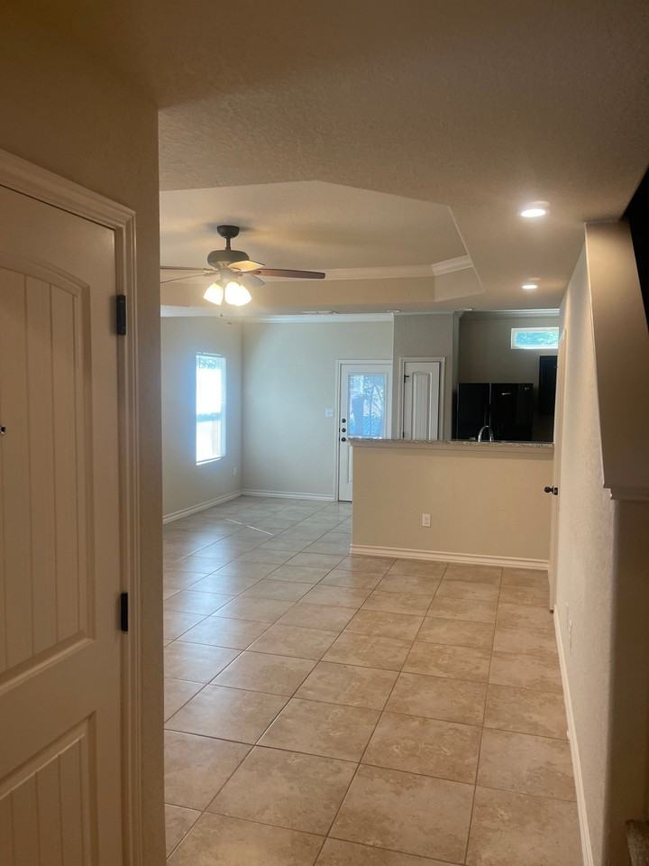 6934 Lakeview Dr #101 - Photo 5 of 24