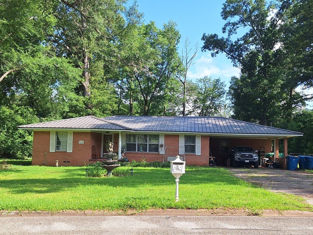 1508 E Lantrip St - Photo 2 of 3