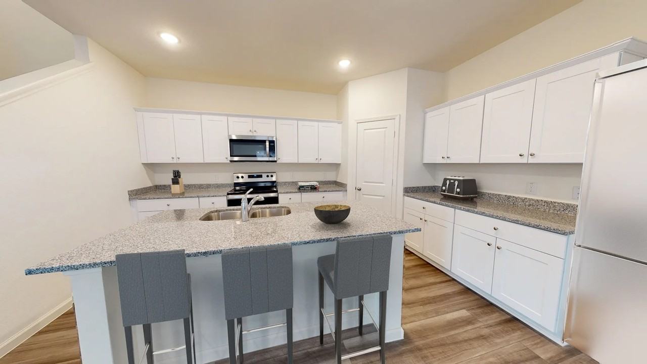 400 Portsmouth Drive - Photo 4 of 30