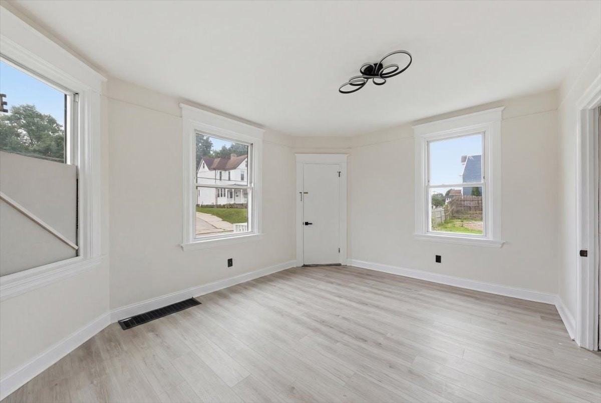 4627 Mc Neil Avenue - Photo 6 of 28