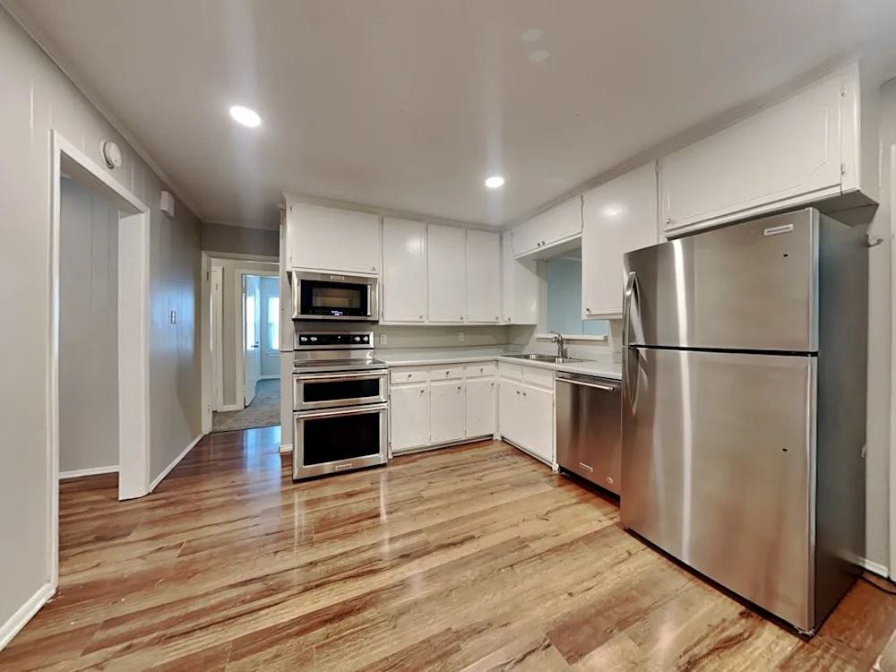 805 Woodleigh Dr - Photo 3 of 14