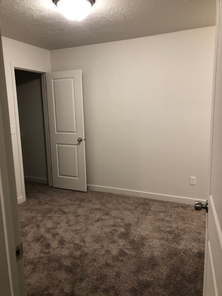 4209 W Flight Park Ct - Photo 5 of 11