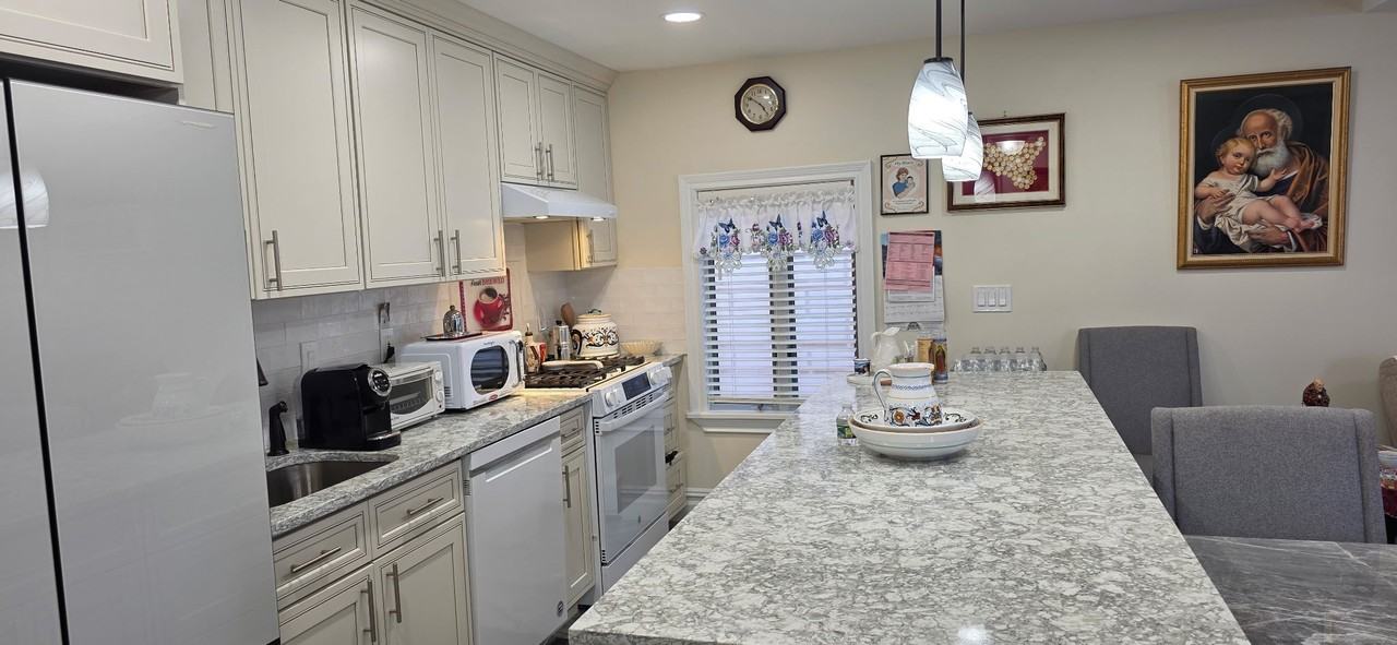 43-28 163rd St #1stFL - Photo 2 of 6