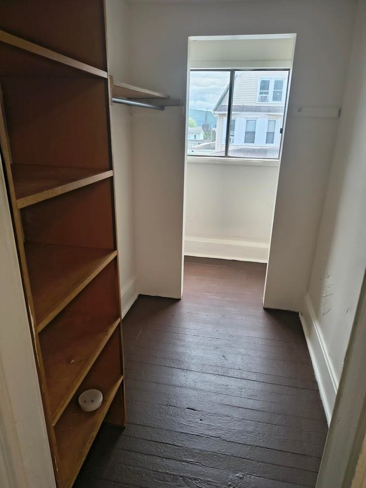 2010 15th Ave - Photo 2 of 10