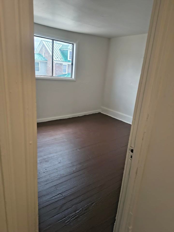 2010 15th Ave - Photo 4 of 10