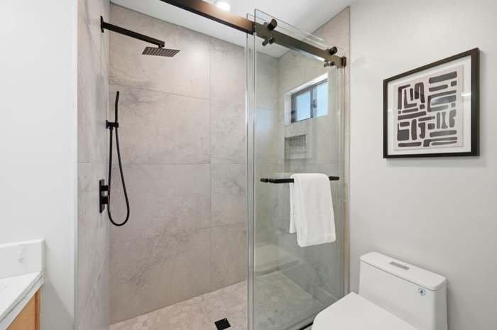 212 Winona Ave - Photo 4 of 20