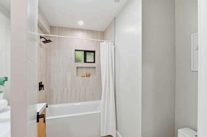 212 Winona Ave - Photo 5 of 20