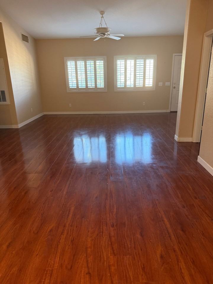 2152 Jade Creek St - Photo 4 of 14