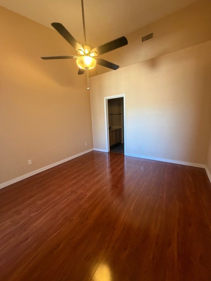 2152 Jade Creek St - Photo 5 of 14