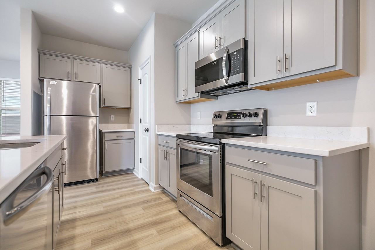 5615 Stuga Dr - Photo 5 of 15
