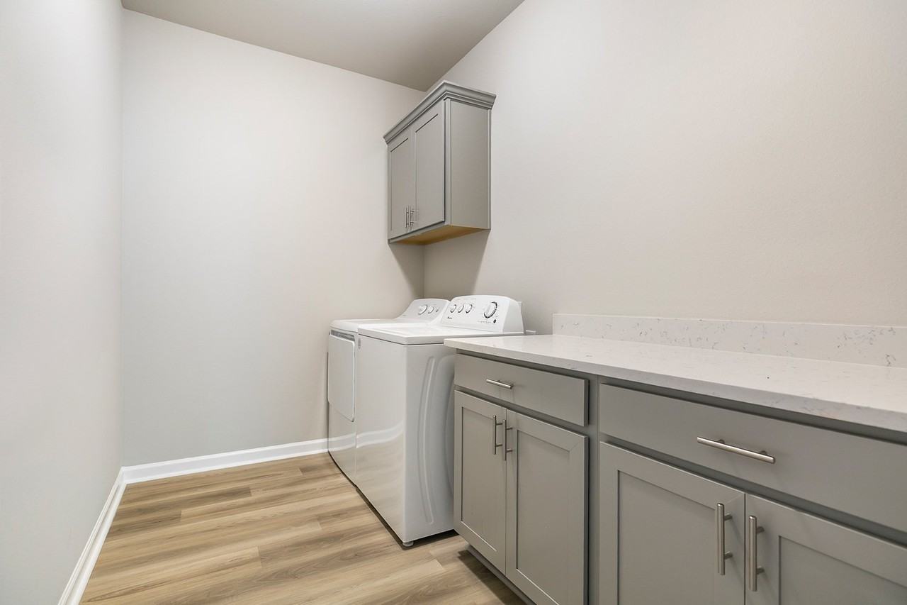 5615 Stuga Dr - Photo 7 of 15