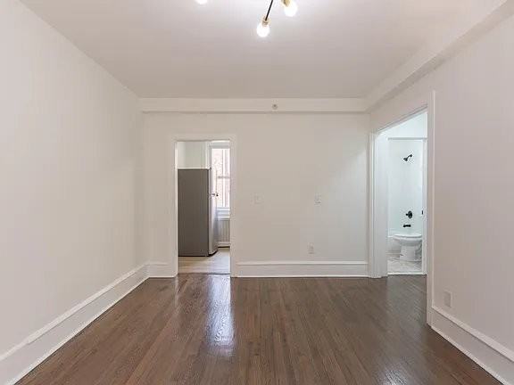 606 W Maple Ave #J1 - Photo 6 of 12