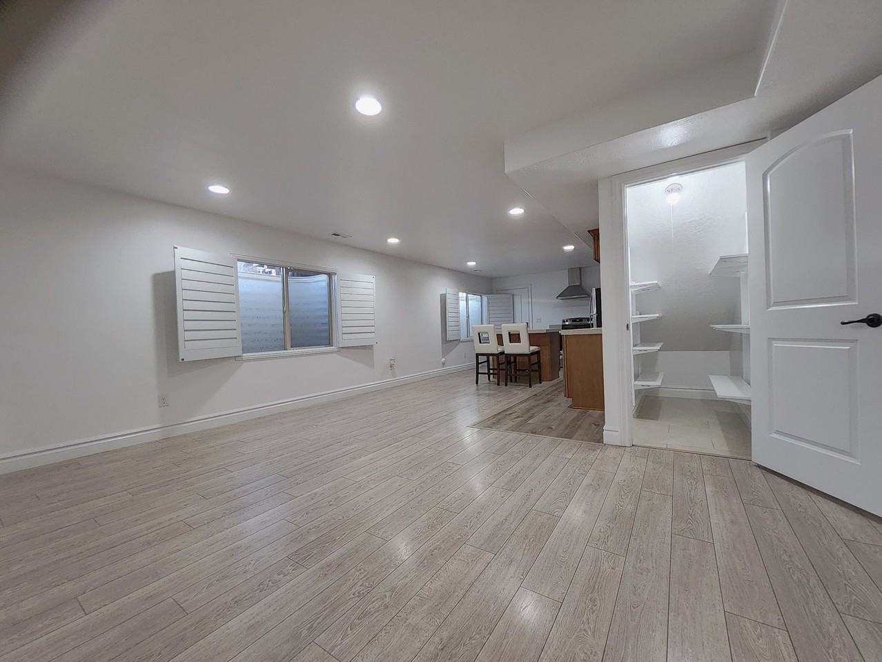 1199 Southeast #B - Photo 2 of 17