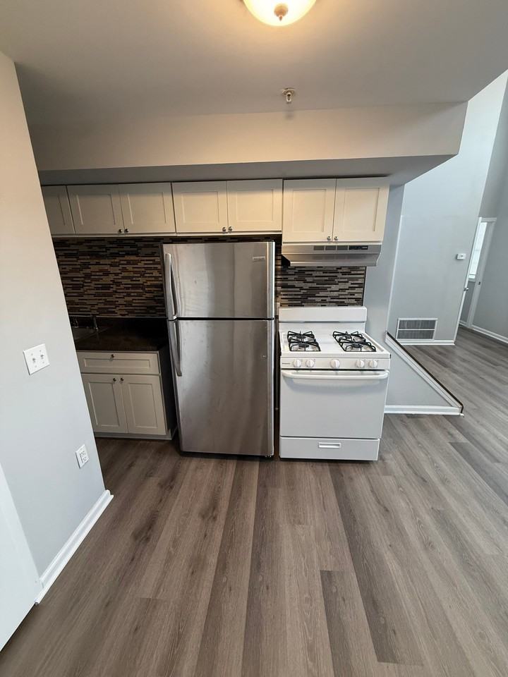 194 21st Ave #207 - Photo 2 of 14