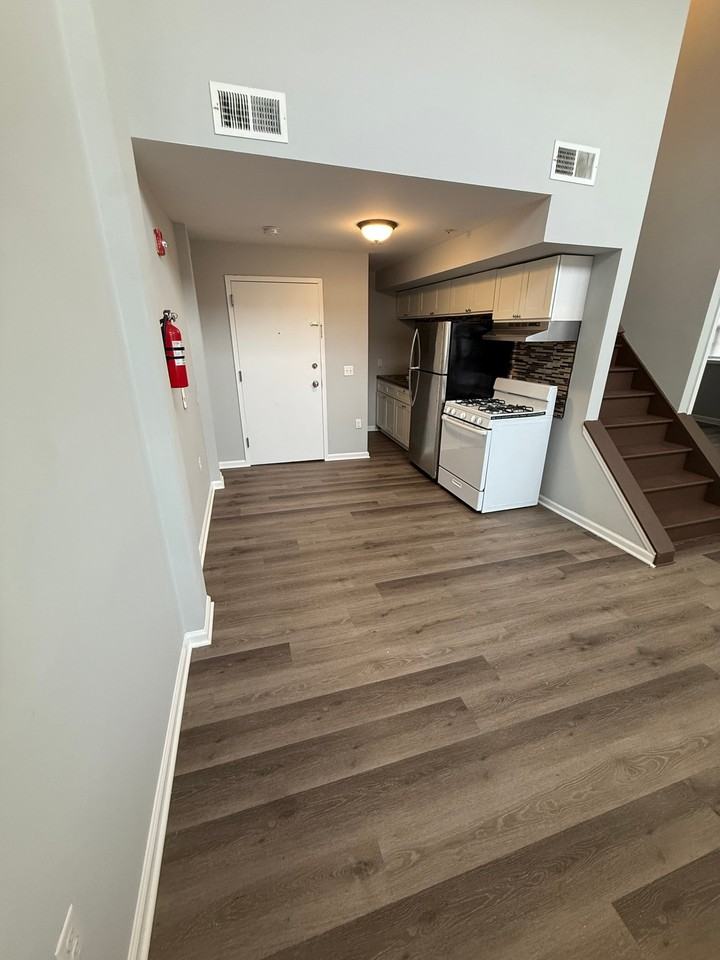 194 21st Ave #207 - Photo 3 of 14