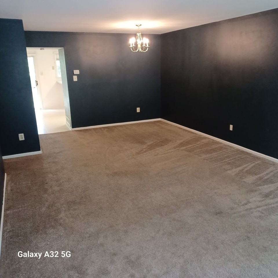 190 Victoria Ct - Photo 7 of 14
