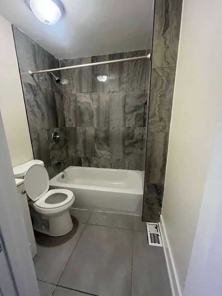 1531 Sewall Ave #A - Photo 5 of 8