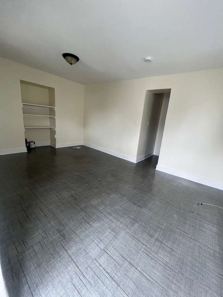 1531 Sewall Ave #A - Photo 6 of 8