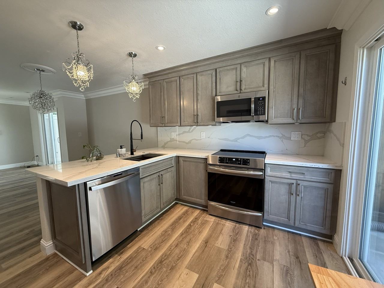 328 Flaming Oak Dr - Photo 5 of 20