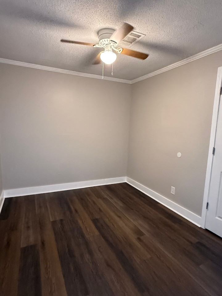 106 Molette St #A - Photo 6 of 11
