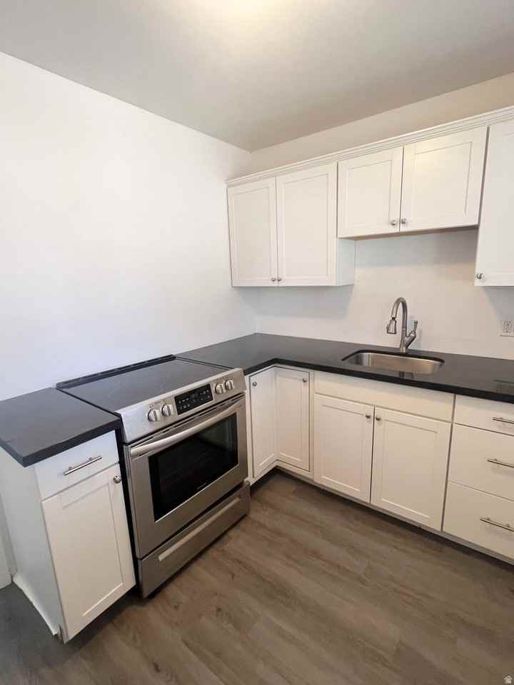 291 E Welby Ave - Photo 6 of 17