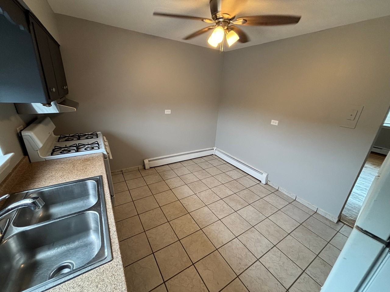 1601 S 58th Ave #1S - Photo 4 of 13