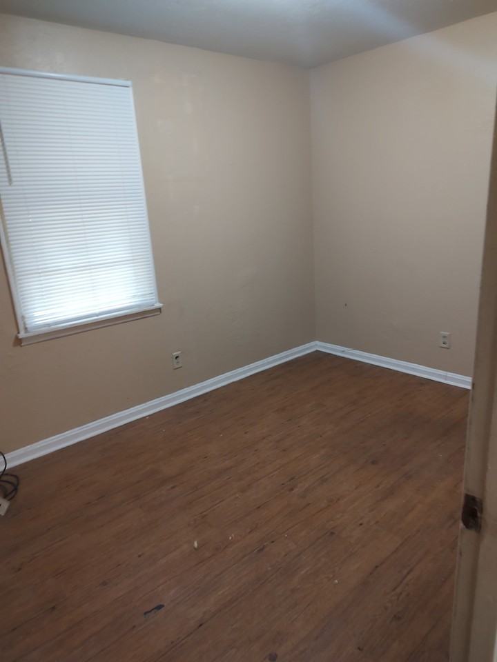 345 Milton Rd - Photo 5 of 7