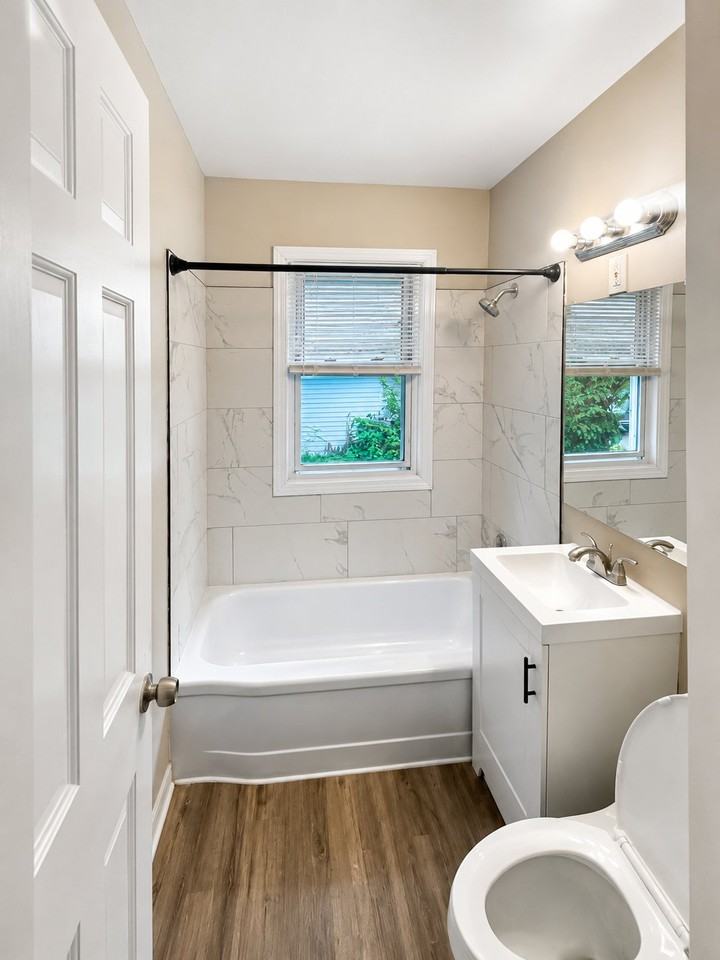 1568 Parker Dr - Photo 3 of 12