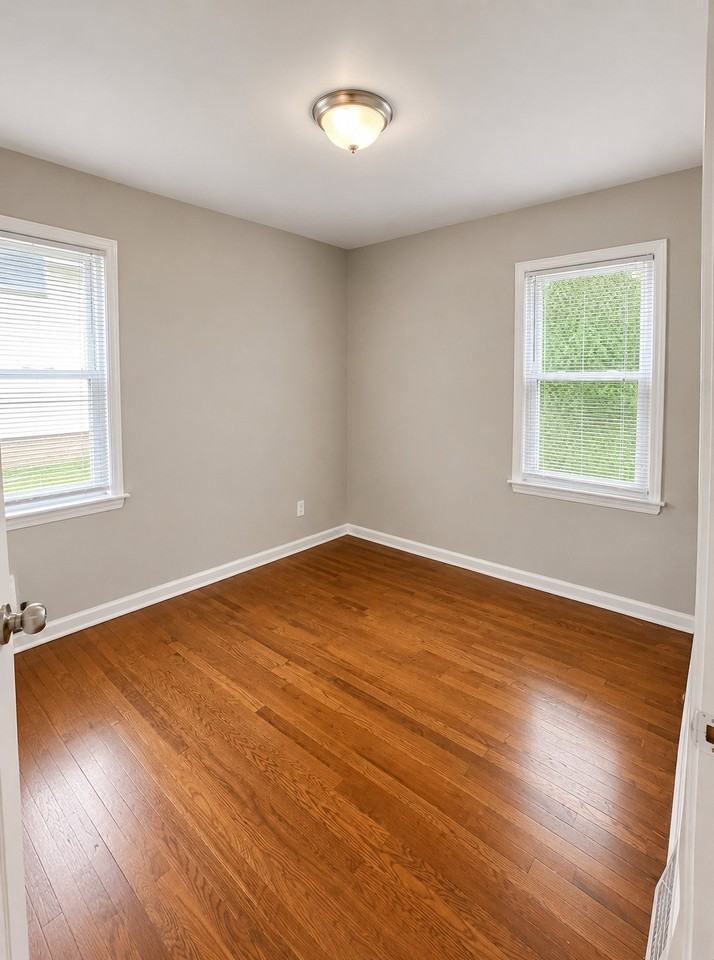 1568 Parker Dr - Photo 5 of 12