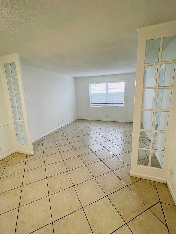 510 24th Ave N - Photo 4 of 10