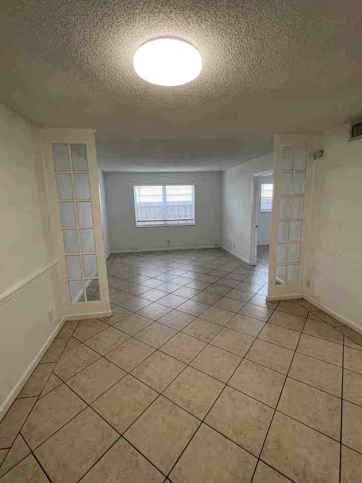 510 24th Ave N - Photo 5 of 10