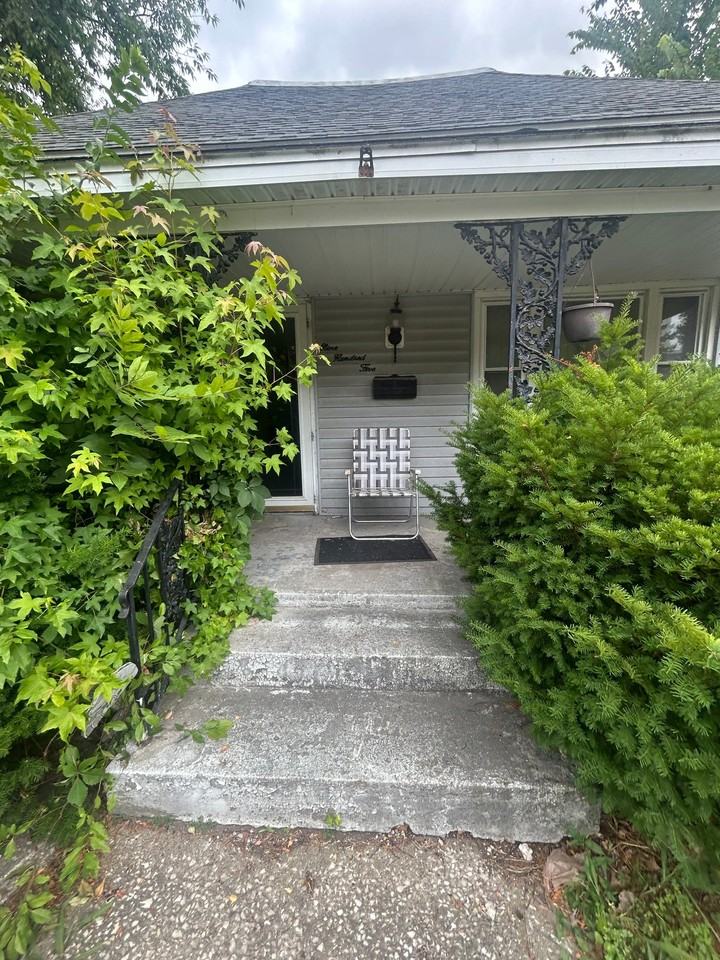 905 W Monroe St - Photo 3 of 20