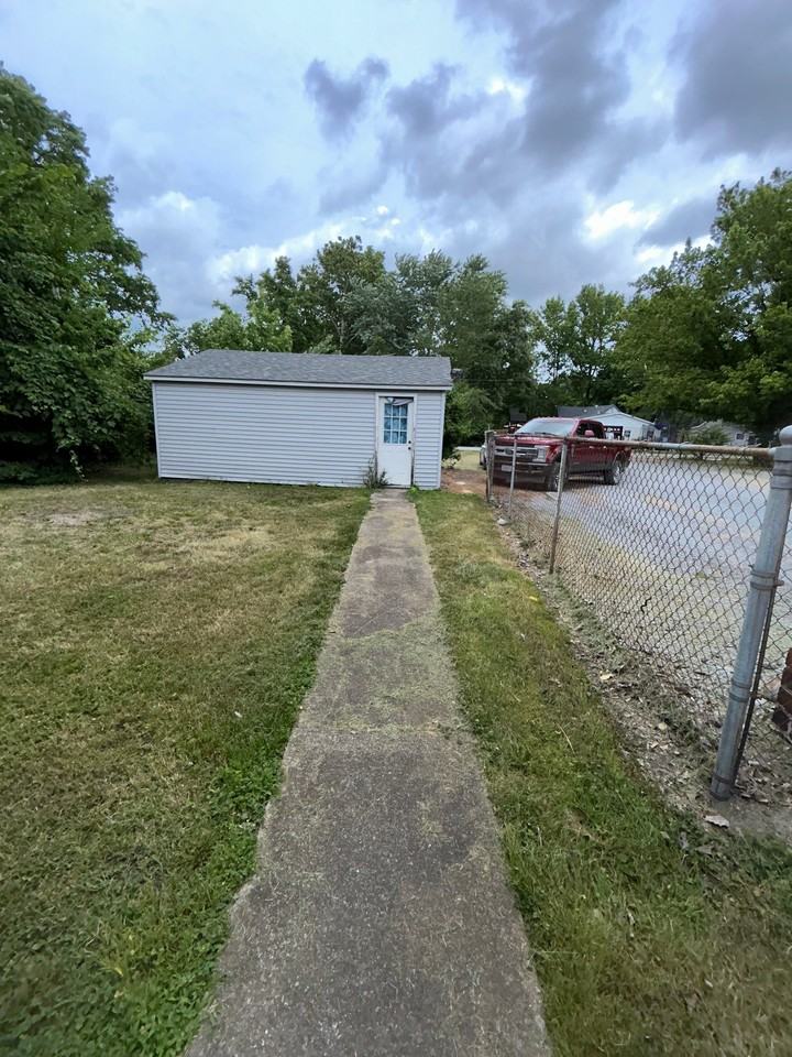 905 W Monroe St - Photo 6 of 20