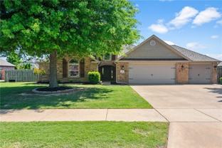 3802 Ne Oaktrace Ave - Photo 1 of 1